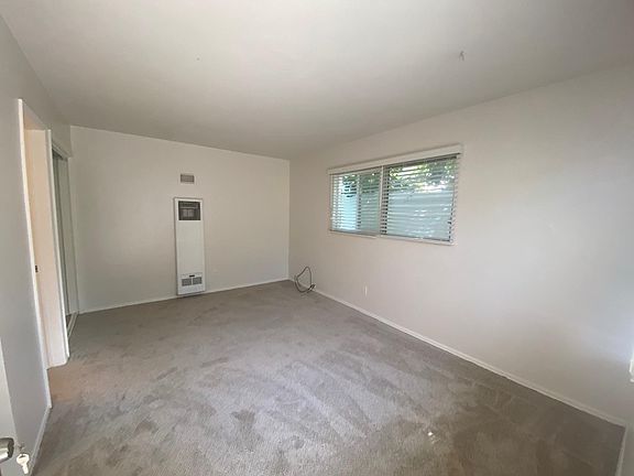 4th image of 4087 Lark St