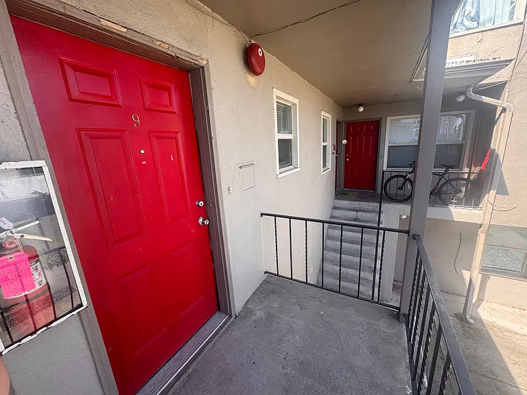 Evergreen Apartments — Photo 12
