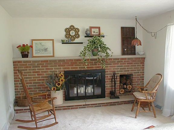 View of Fireplace in L/R