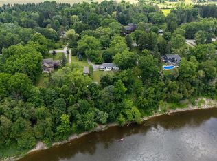176 Riverbank Dr, Cambridge, ON N3H 4R6