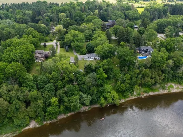 176 Riverbank Dr, Cambridge, ON N3H 4R6