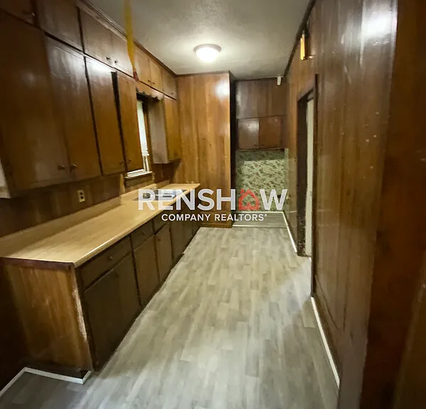 525 Baxter St — Photo 8