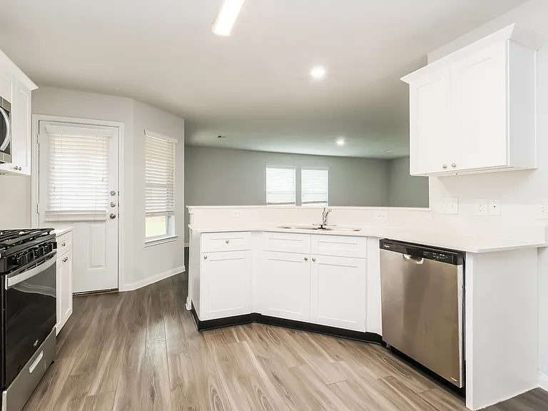2422 Gibbs Bend Ct — Photo 5