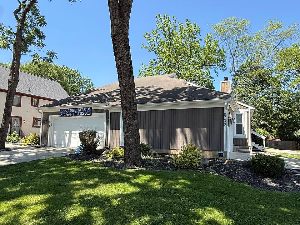 1st image of 904 Bluffway Dr #902