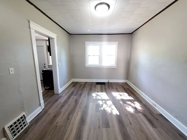 416 Sunnyside Ave — Photo 6