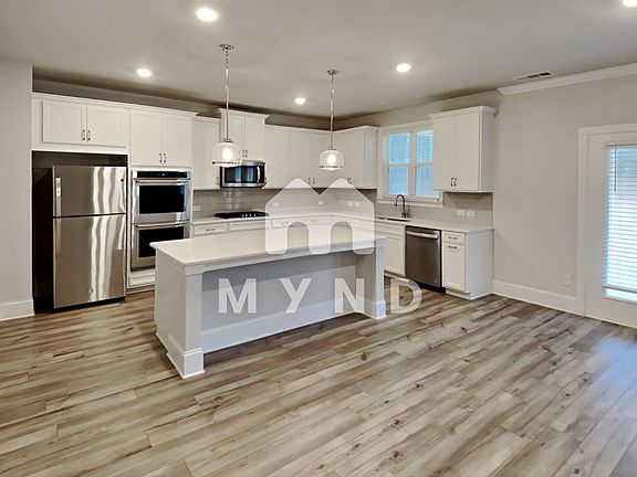 5th image of 323 Caledonia Ct