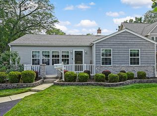 4233 Washington St, Downers Grove, IL 60515