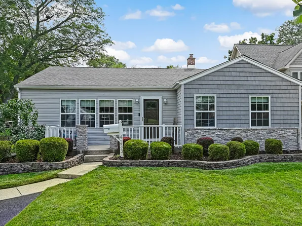 4233 Washington St, Downers Grove, IL 60515