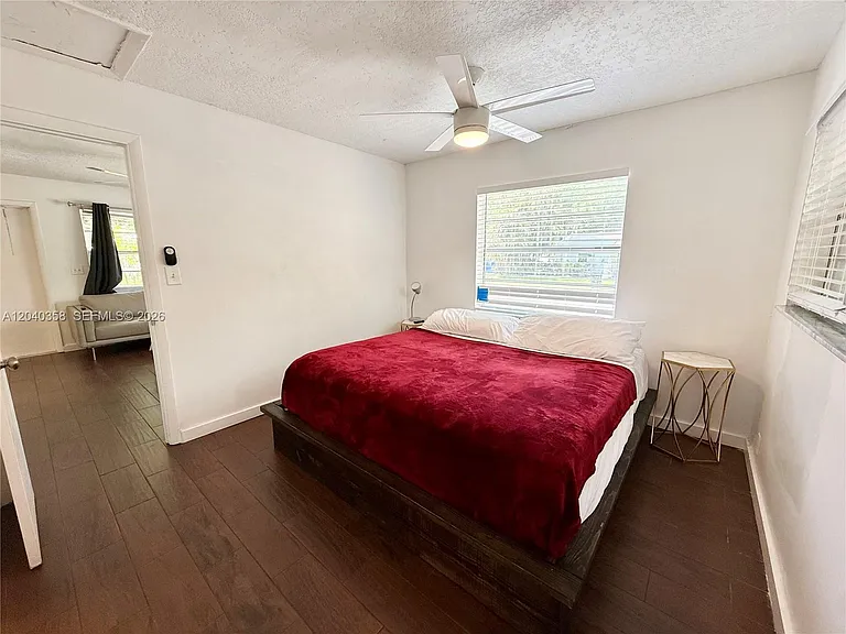 1415 SW 1st St #1 — Photo 8