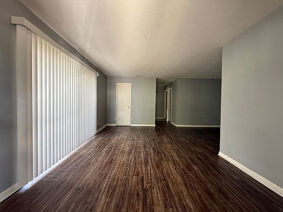 3rd image of 1231 Buckingham Dr APT 3