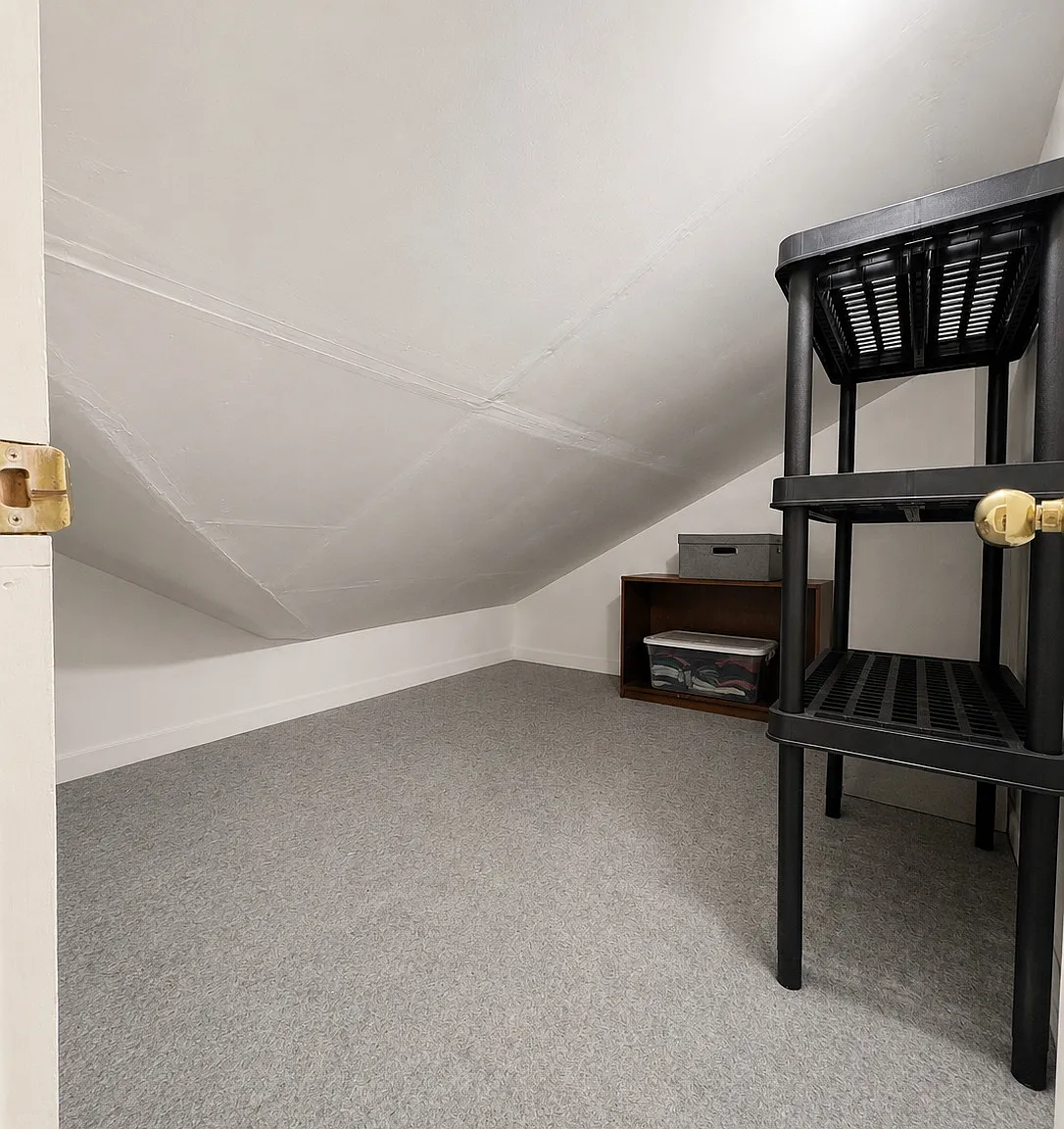 1 bed, 1.0 bath, 861 sqft, $2,400 — Photo 3