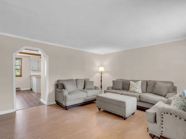 17 Cannongate Rd APT 88, Tyngsboro, MA 01879