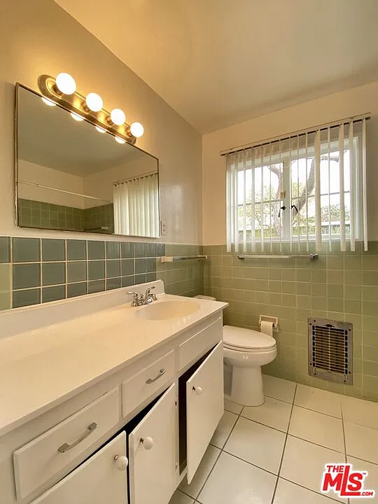 2 bed, 1.0 bath, 826 sqft, $3,000 — Photo 4