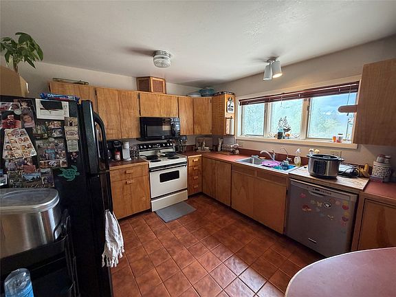 5th image of 806 Continental Way