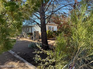 20565 E Prickly Pear Dr, Mayer, AZ 86333