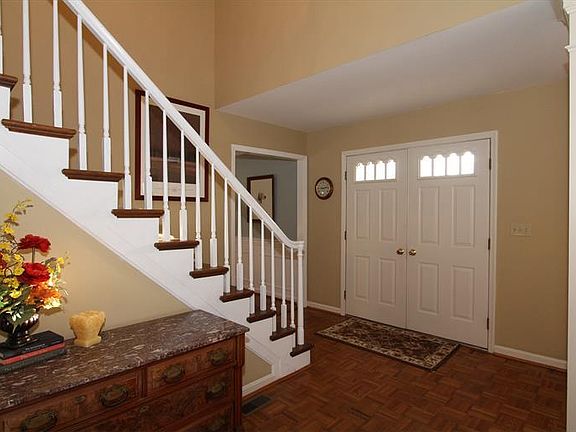 2nd image of 10195 Bennington Dr