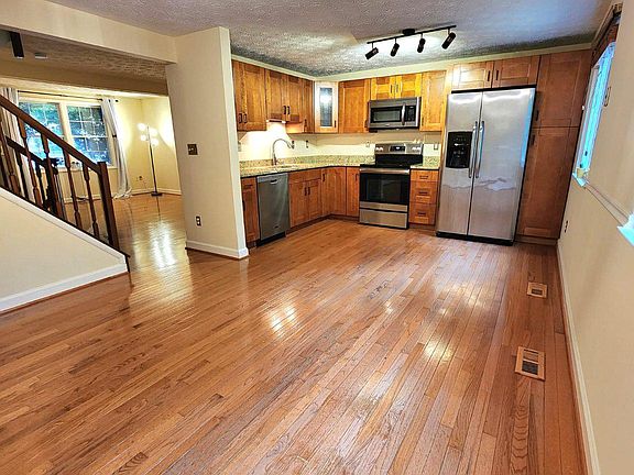 5th image of 1610 Barnstead Dr