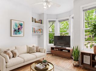 2218 41st St APT 2R, Astoria, NY 11105