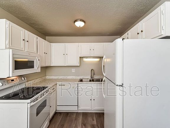 5th image of 5535 Fiesta Ln APT B
