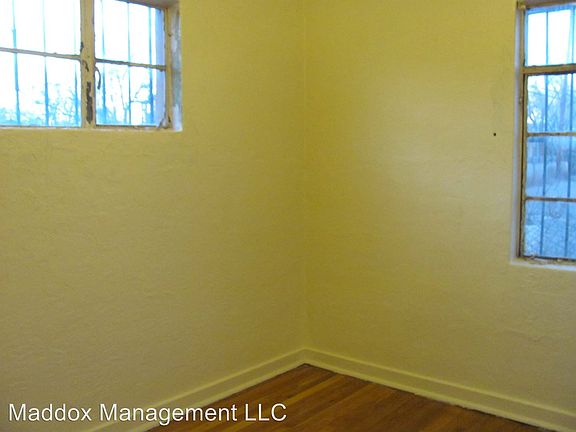 5th image of 419 1/2 Princeton Dr SE