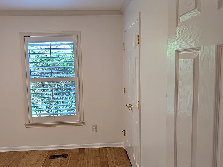 959 Foxborough Rd — Photo 30