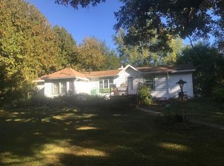 1095 Spring Valley Rd, Burlington, WI 53105