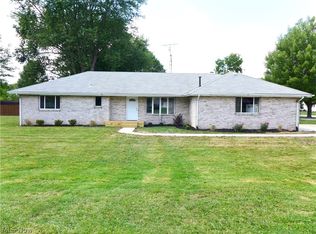 4015 Leavitt Dr NW, Warren, OH 44485