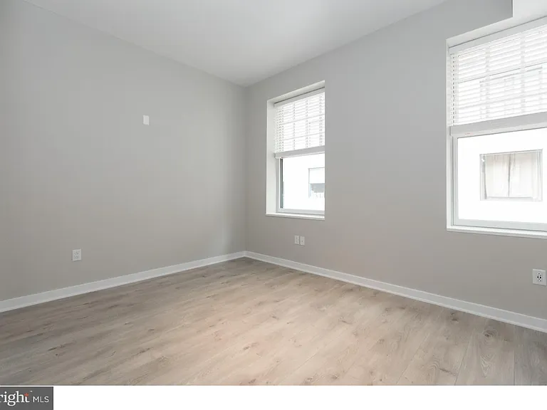1602 Sansom St #2 — Photo 8