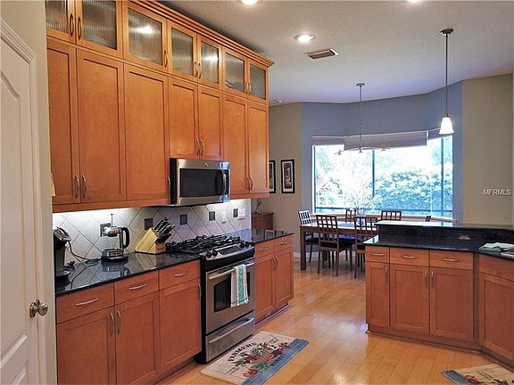 3rd image of 4012 Valrico Grove Dr