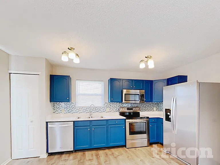 8007 States Bend Dr — Photo 4