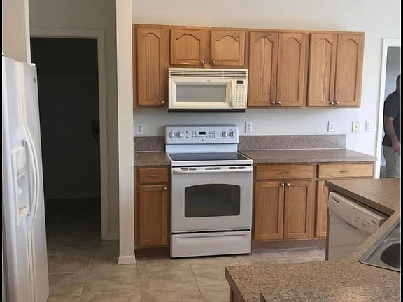 4th image of 656 SW Chapman Ave