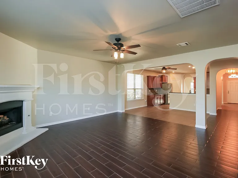 9708 Allie Hope Ln — Photo 5