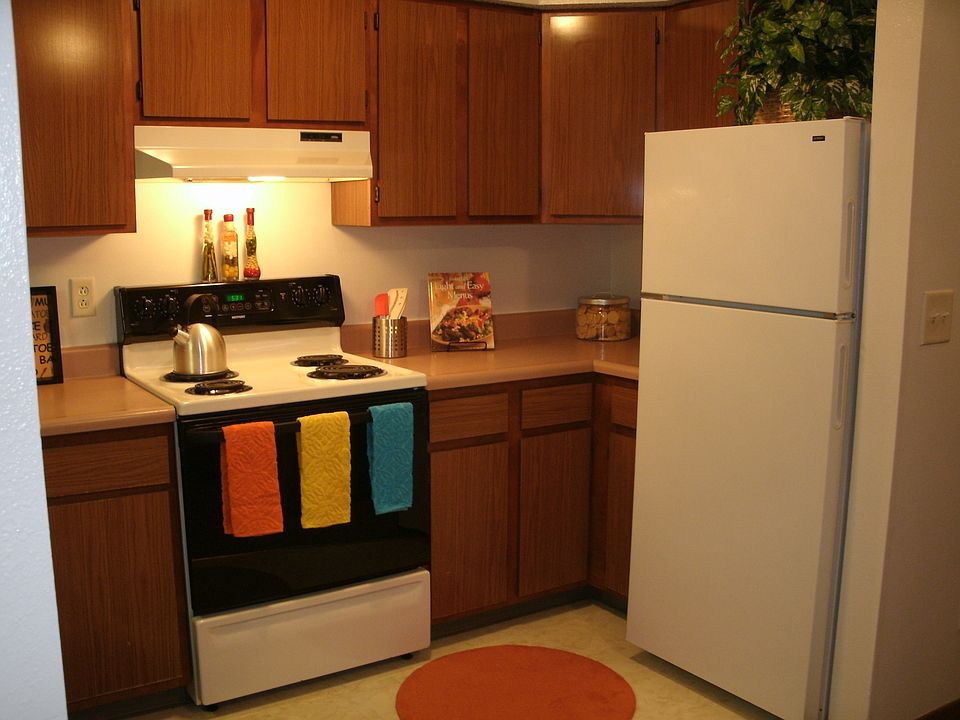 1st image of 1020 8th Ave SE APT 7