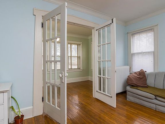 4th image of 3119 Dupont Ave N