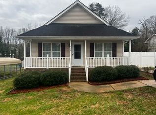 618 W Whitsett St, Graham, NC 27253