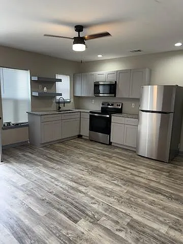 4346 Phlox St #B — Photo 3