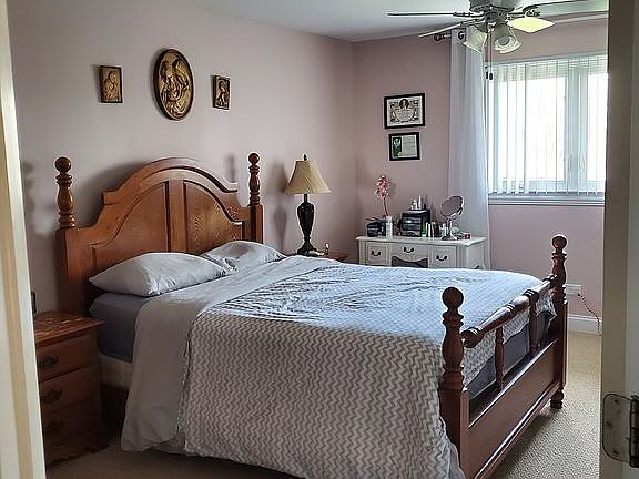 4th image of 10527 Fitzsimmons Dr