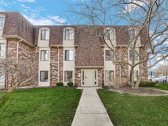 5th image of 264 W Court Of Shorewood APT 2A
