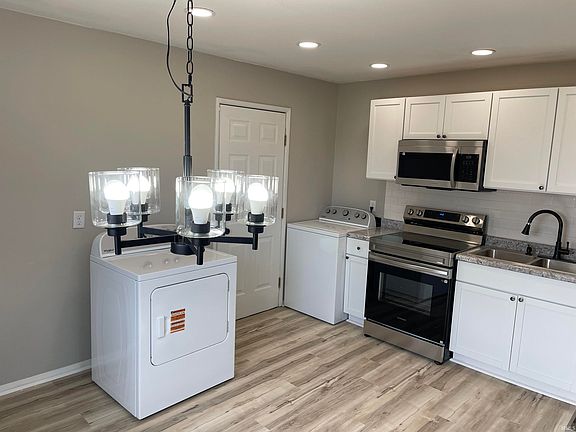 5th image of 5205 Riviera Dr