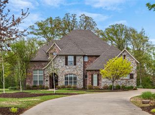 1484 Le Chesnay Dr, Centerton, AR 72719