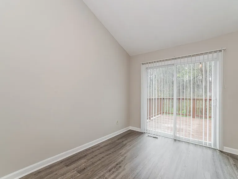 3106 Calumet Cir NW — Photo 7