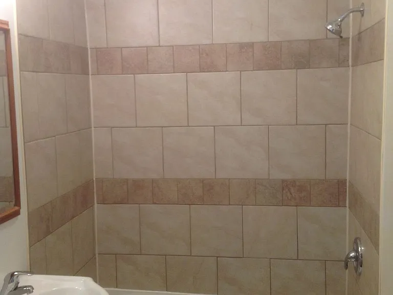 325 Litchfield Ave SE — Photo 8