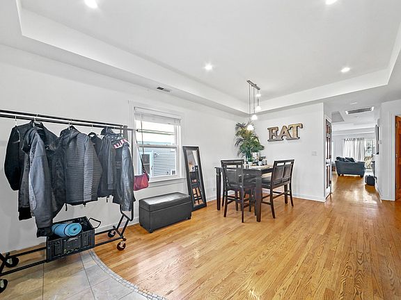 5th image of 8641 W Belden Ave