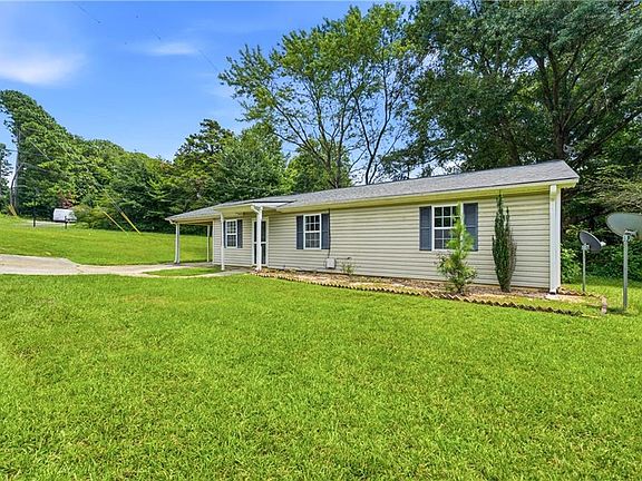 3rd image of 3641 Macedonia Rd
