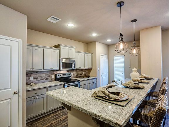 2nd image of 3537 Summerway Dr