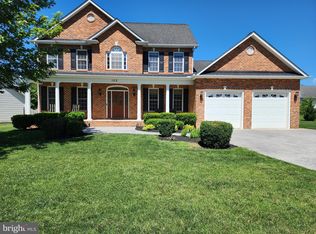 102 Camaruge Ct, Stephens City, VA 22655