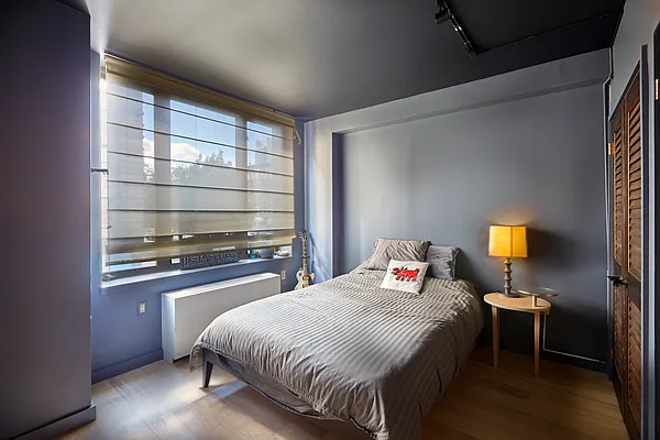 Sold by R New York | media 31