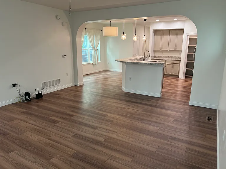 800 Heyl Ave — Photo 5