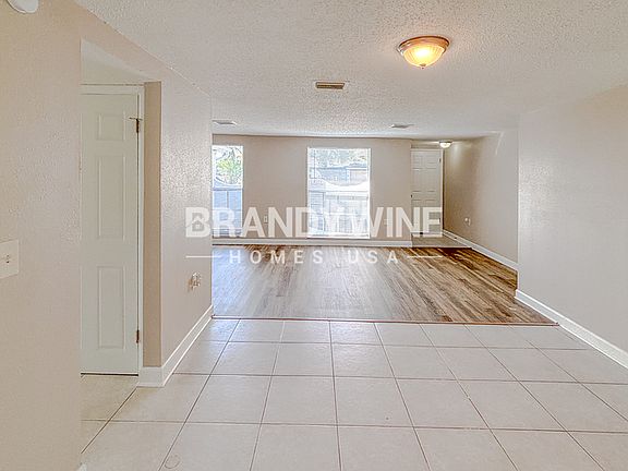 5th image of 6135 Seabreeze Dr