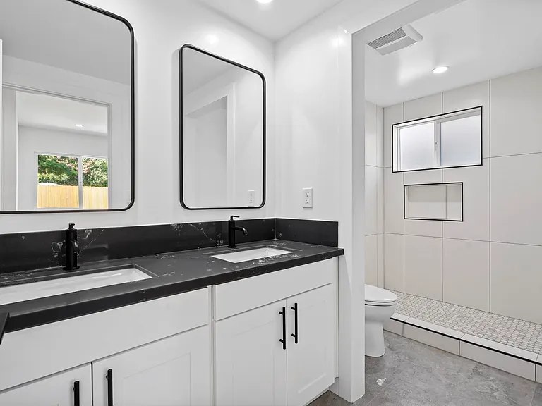 7906 Oakdale Ave — Photo 18